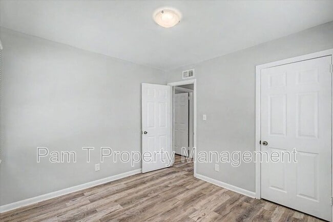 Building Photo - 1719 E 59th St