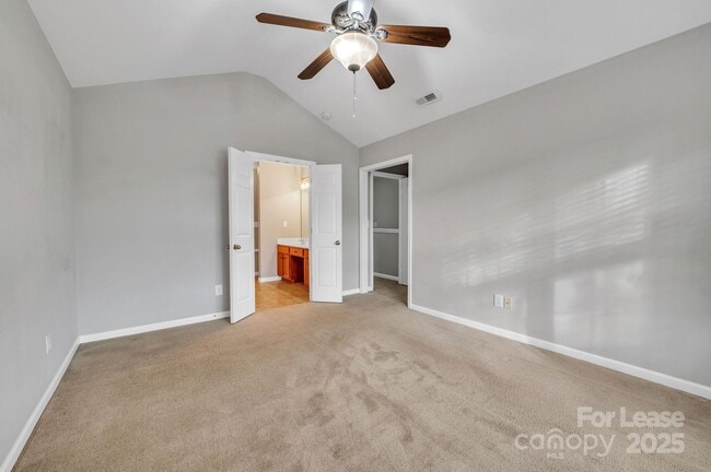 Building Photo - 1915 Travertine Ln