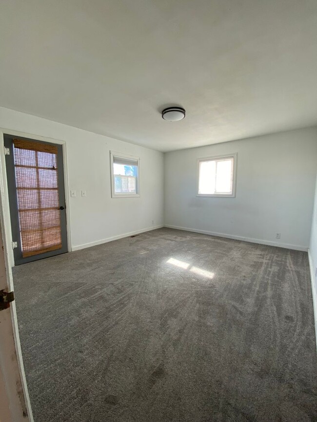 Building Photo - Ephrata 2 bedroom 1 bath home with garage