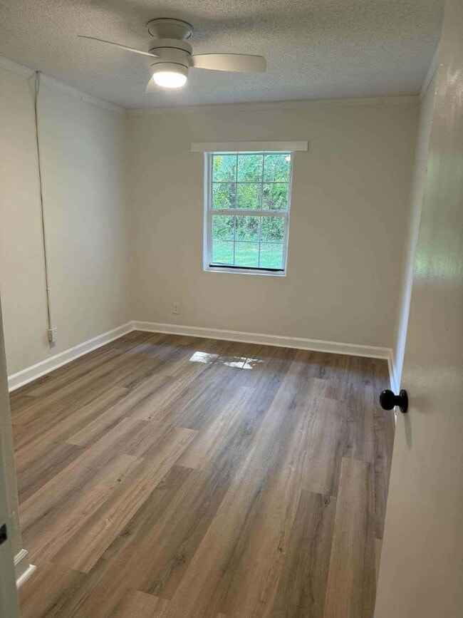 Building Photo - 100/102 Redd Street - Unit 102