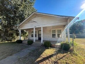 Building Photo - Spacious Shreveport Gem