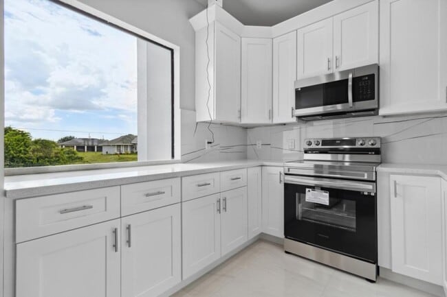 Building Photo - 3408 2nd St SW