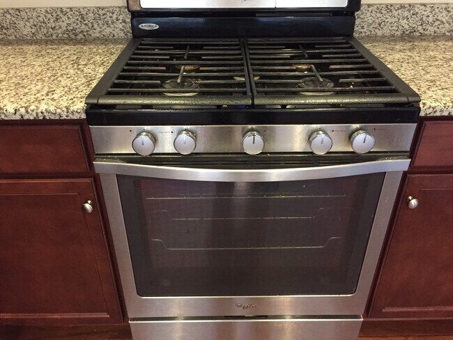 Building Photo - 3 Bedroom 2.5 Bath Townhouse in Carolina Bay - West Ashley