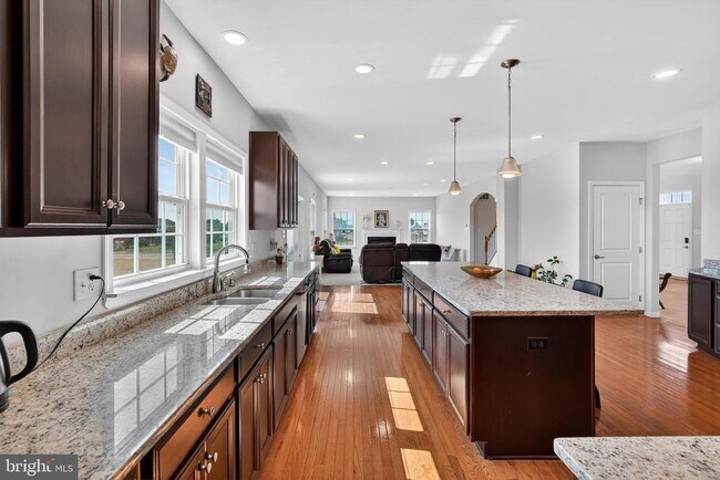 Building Photo - 40 Gina Dr