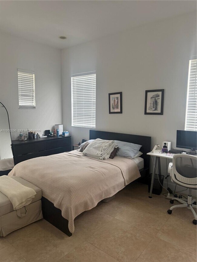 Building Photo - 14602 SW 11th St