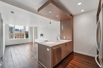 Building Photo - 1 bedroom in Seattle WA 98101