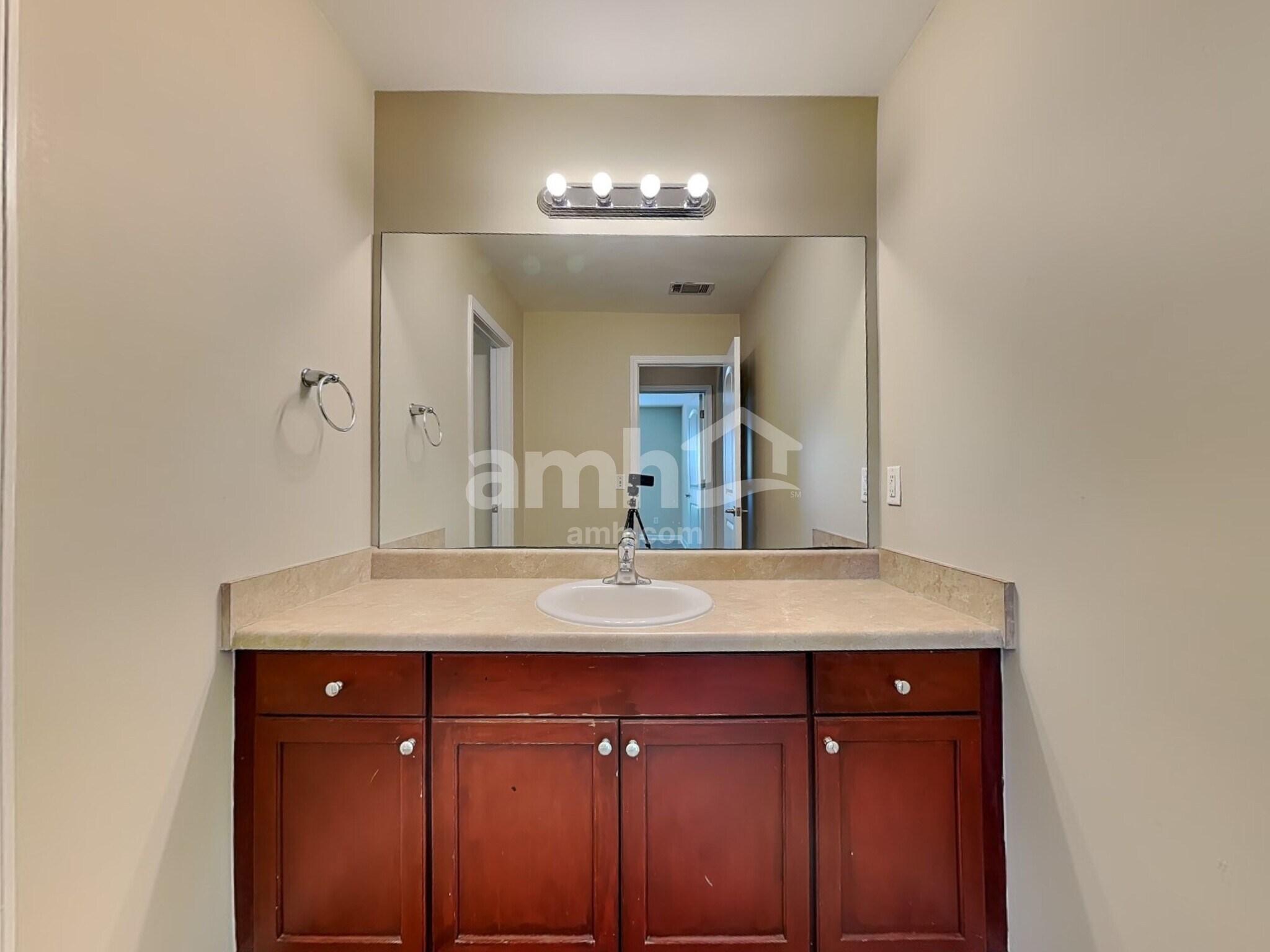 Building Photo - 25 Concordia Ct