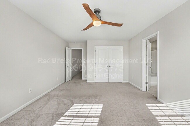 Building Photo - 5984 River Mdw Ct