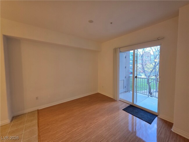 Building Photo - 62 E Serene Ave