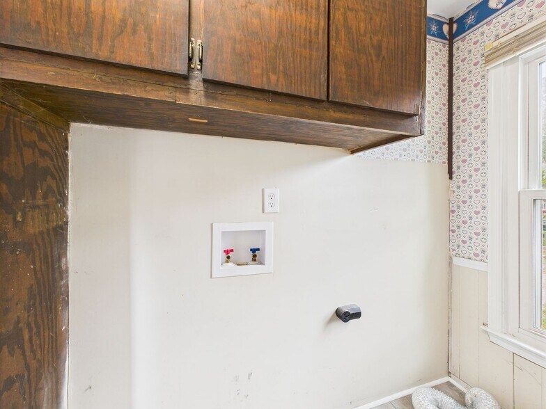 Building Photo - 6219 Dorius Dr