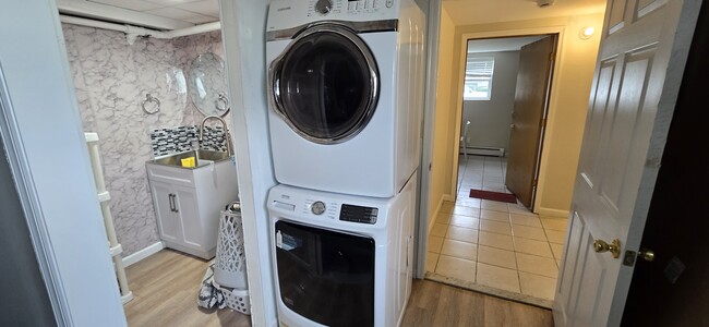 Building Photo - 35 Universal Ave