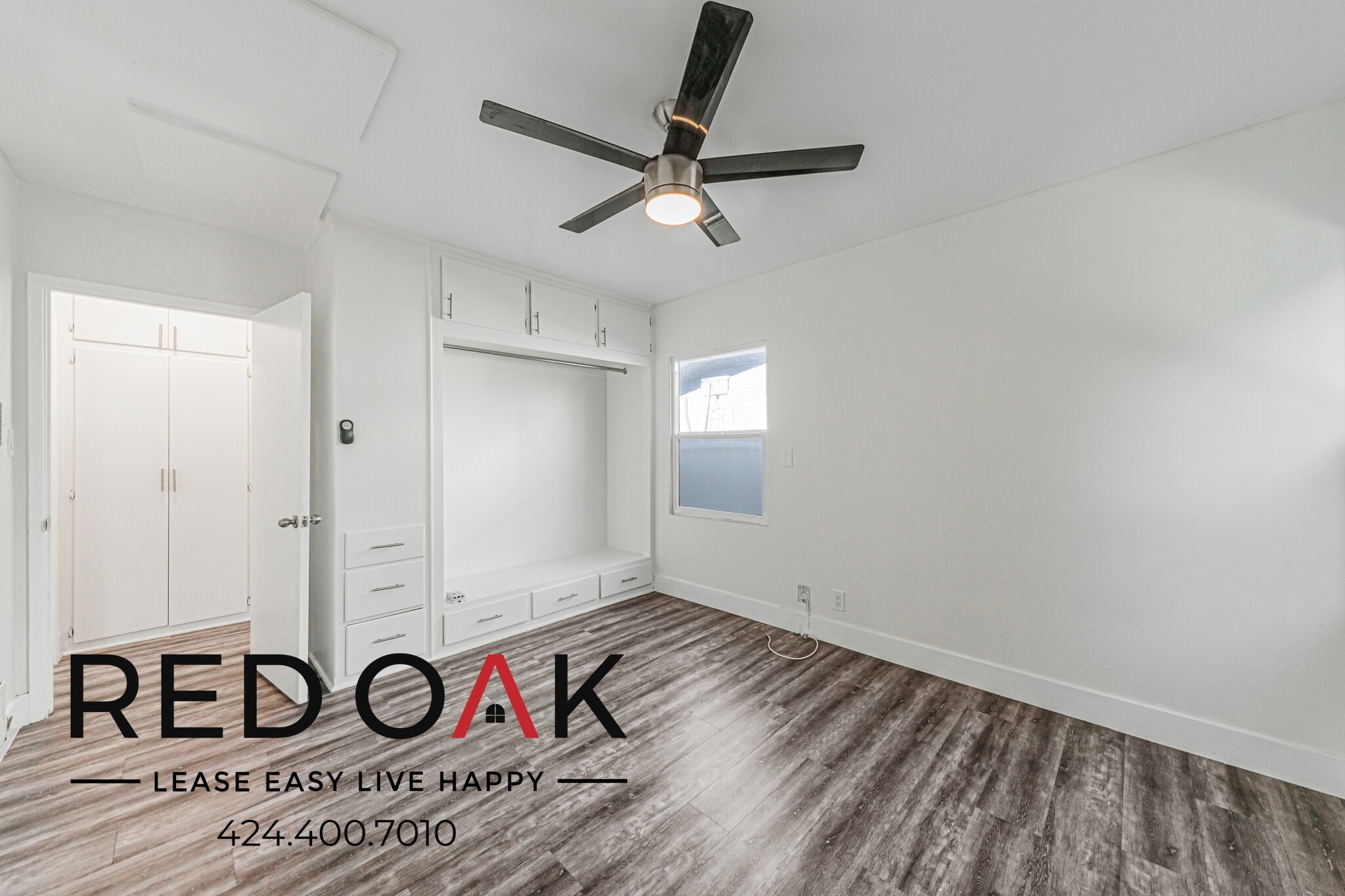 Building Photo - 641 N Serrano Ave