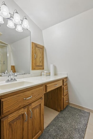 Building Photo - 1306 Marion Dr