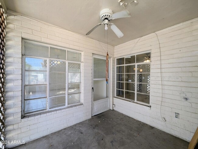 Building Photo - 1314 W Whitton Ave