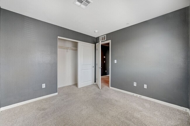 Building Photo - 2021 TOWNHOME IN GATED COMMUNITY N LAS VEGAS