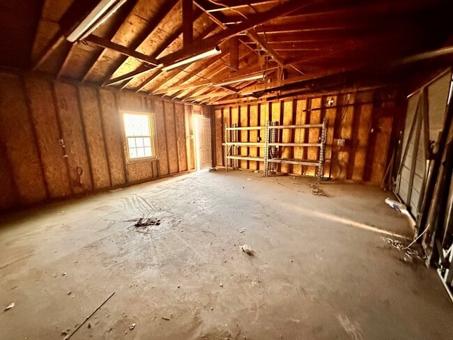 Building Photo - 2621 N Vega Ave