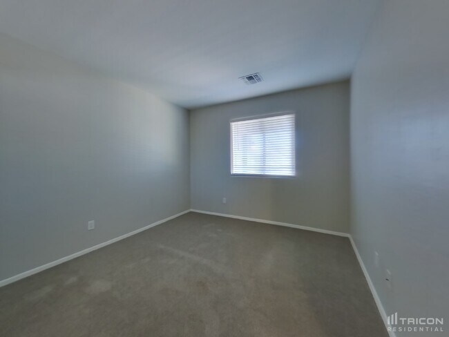 Building Photo - 8053 N 109th Ln