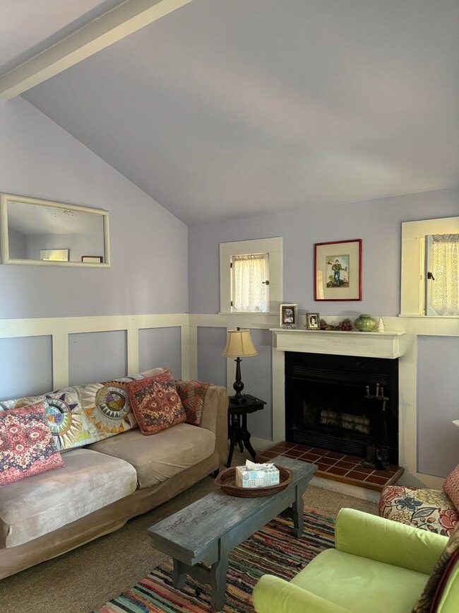 Building Photo - Private 1 bedroom home with pool and hot tub