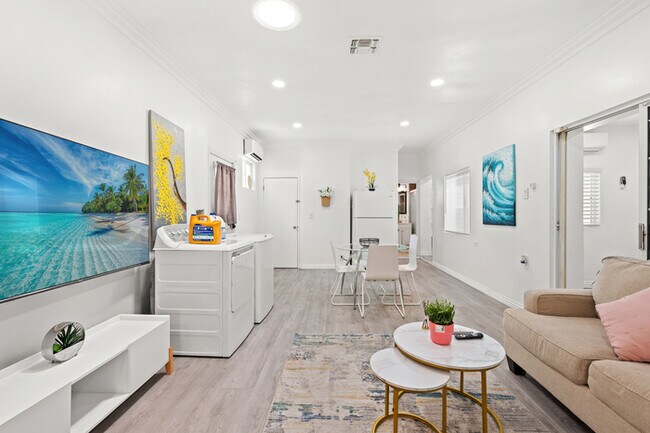 Primary Photo - Fully Furnished 2BR Home w/ Private Entry ...