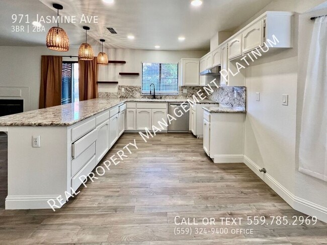 Building Photo - 971 Jasmine Ave