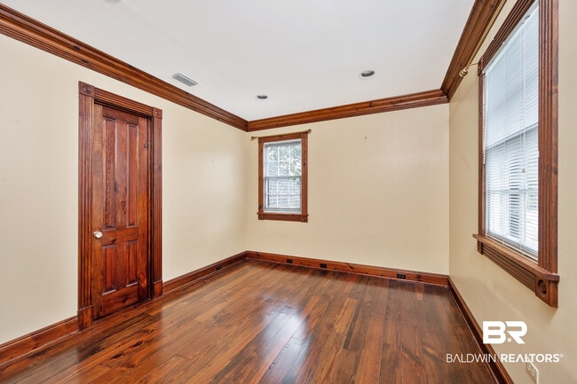 Building Photo - 209 Magnolia Ave