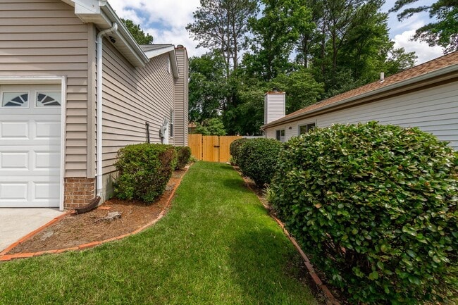 Building Photo - Beautiful Newport News Home