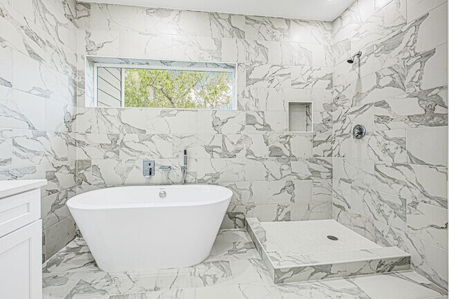 Building Photo - 4013 St Augustine St