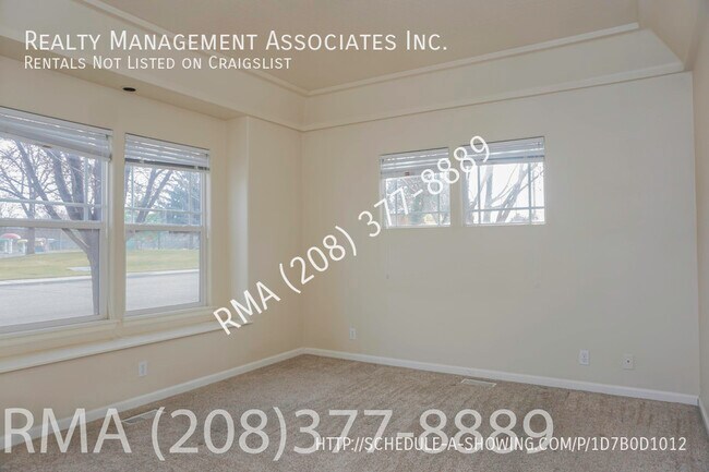 Building Photo - 2 Bedroom Townhouse in SE Boise off Broadw...