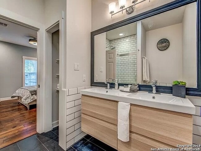Building Photo - 30 Chapel Hill Cir