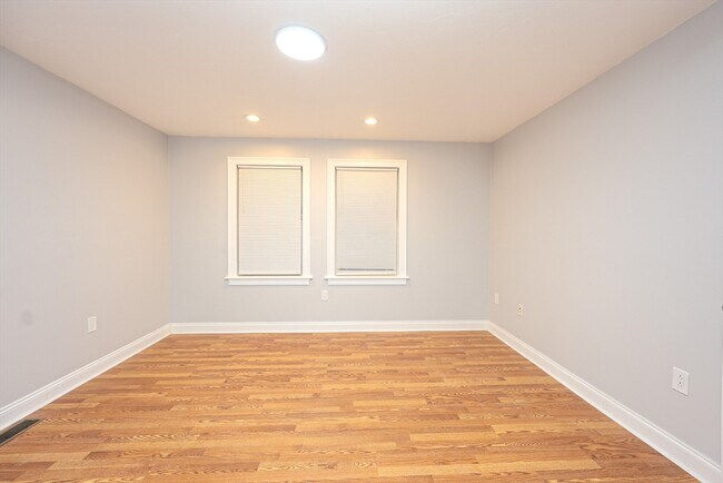 Building Photo - 35 Gleason St