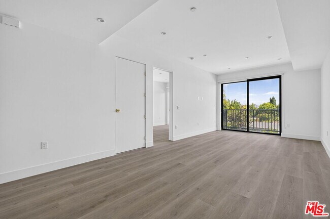 Building Photo - 1808 Lincoln Blvd