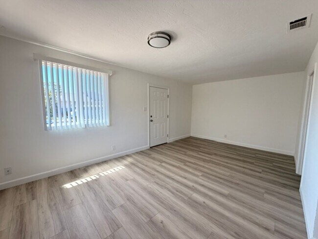 Building Photo - 2427-2427 Gatling Ct