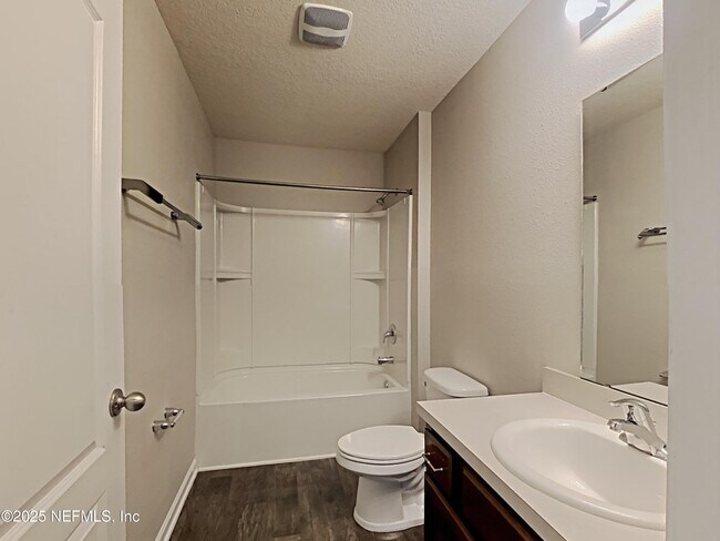 Building Photo - 2171 Pebble Point Dr