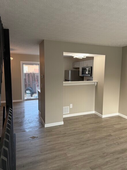 Building Photo - 7806 Barkwood Dr