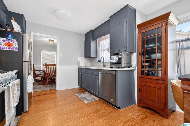 Building Photo - 1112 Blue Ridge Blvd