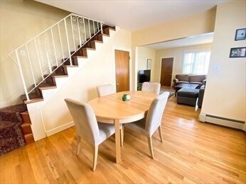 Building Photo - 5 Larose Pl