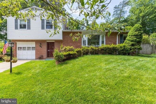 Building Photo - 7011 Hadlow Dr