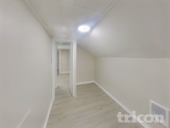 Building Photo - 3910 Scott Ave N