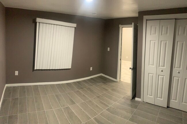 Building Photo - 5426 Denver St