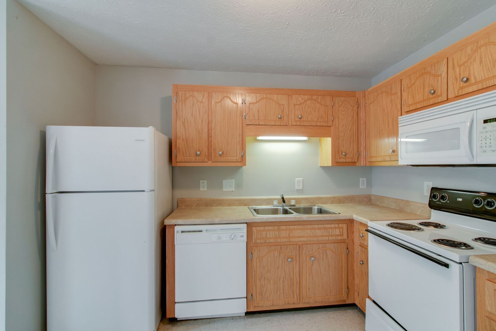 Building Photo - 809 Oak Arbor Ct