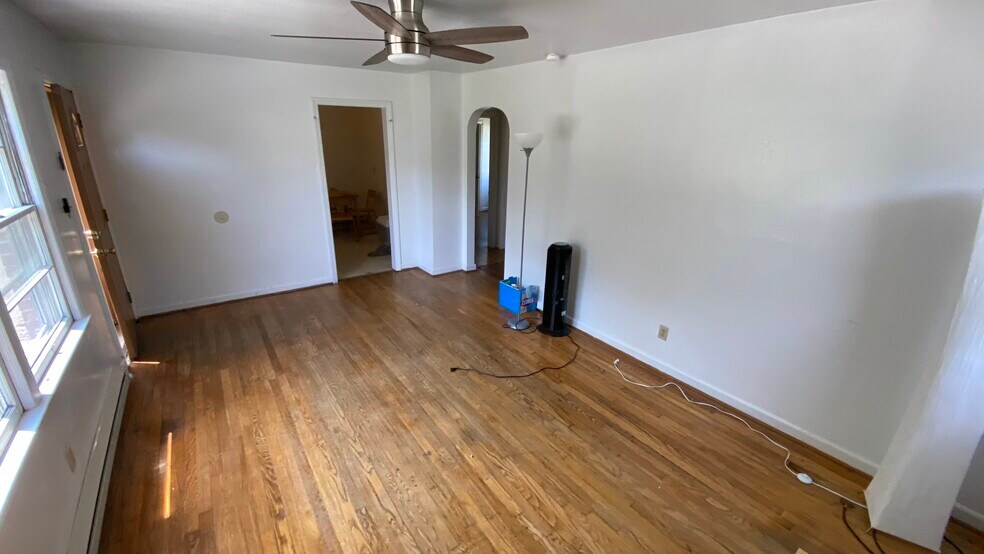 Building Photo - 114 Lucas Dr