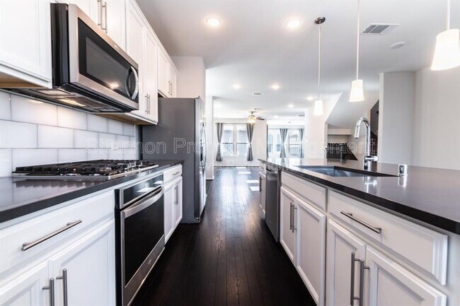 Building Photo - 3108 Roseland Terrace Ln