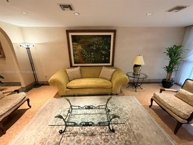 Building Photo - 5757 Collins Ave