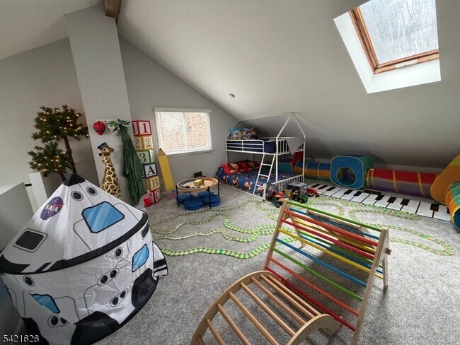 Building Photo - 6 Steamboat Dr