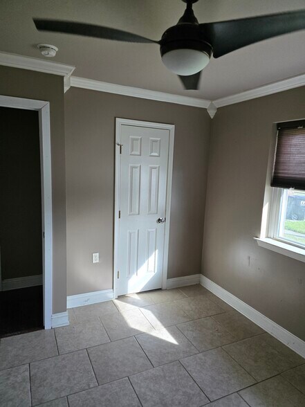 Building Photo - 20 Woodchase Ct