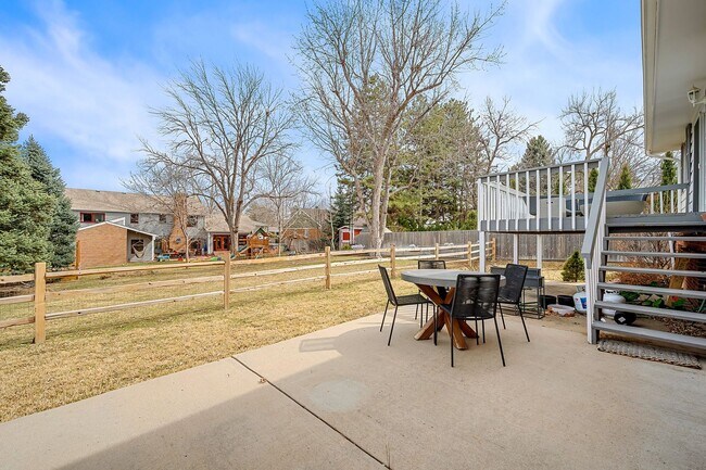 Building Photo - Mostly Updated 5BD, 3BA Littleton Home with 2-Car Garage