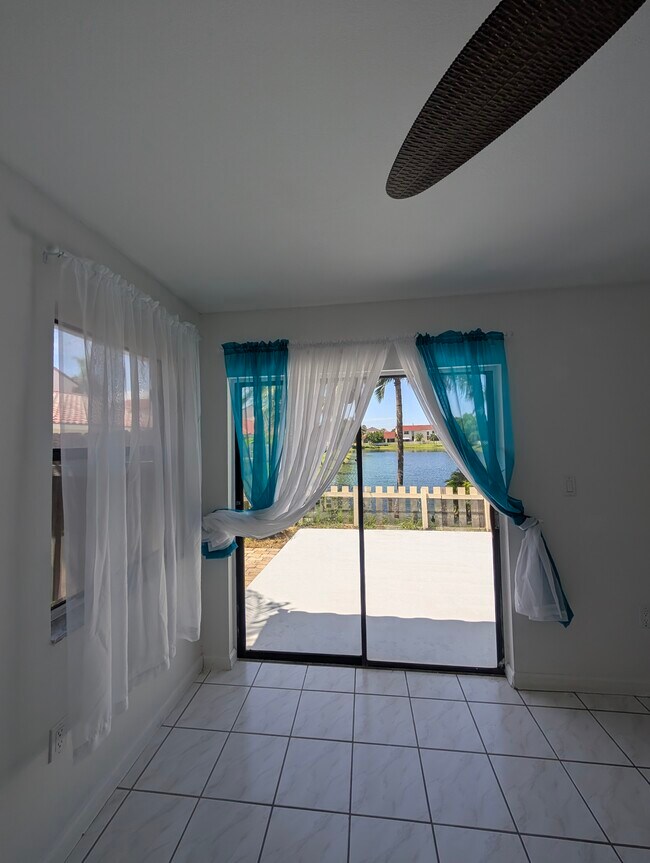 Building Photo - 2711 San Remo Cir