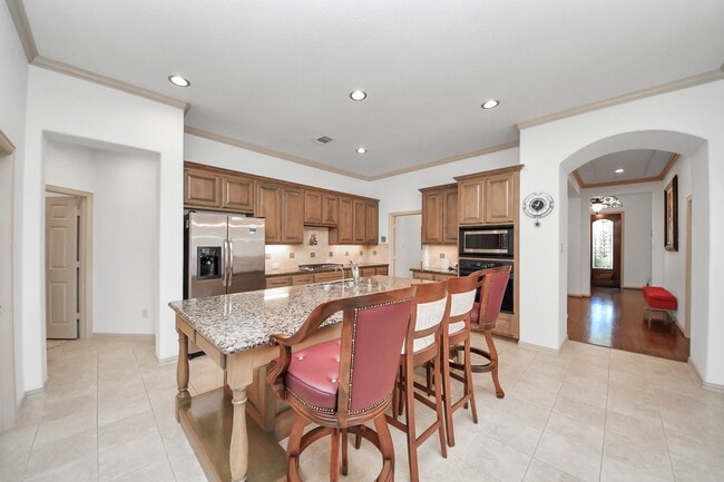 Building Photo - 7211 Spring Meadow Ln