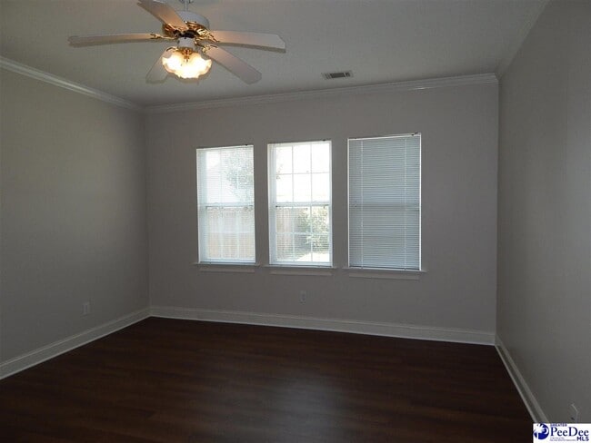 Building Photo - 2109 Elderberry Dr