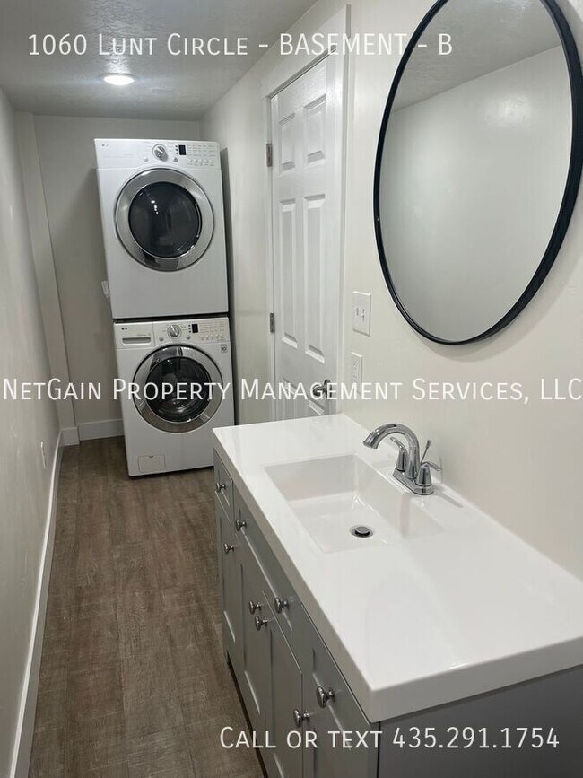 Building Photo - 1060 Lunt Cir